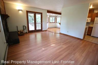 Main picture of 3001 E 42nd Ave