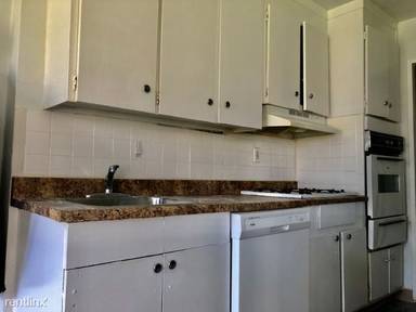 Main picture of Avalon Court Apartments