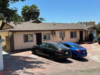 Main picture of 3816-22 Helix St