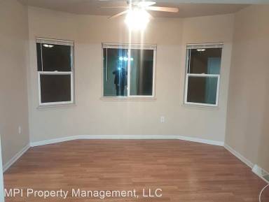 Main picture of 2469 W Auer Ave