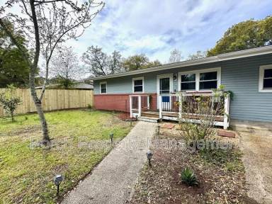 Main picture of 609 N 78th Ave