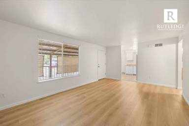 Main picture of 310 Independence Cir
