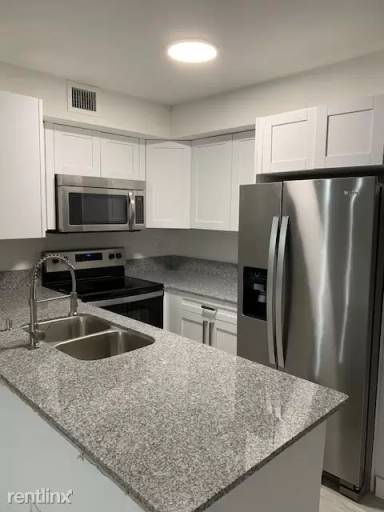 Main picture of 10020 Winding Lake Rd