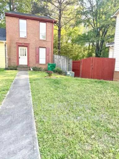 Main picture of 910 Glynn Oaks Dr