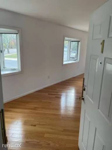 Main picture of 4873 Washington St