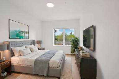 Main picture of 4920 SW Pacific Ave