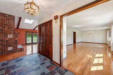 Main picture of 455 W Sickle St