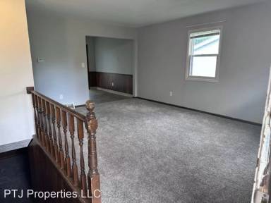Main picture of 1451 Beckwith View Ave NE