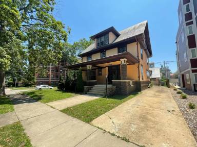 Main picture of 401 W University Ave