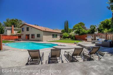 Main picture of 7471 Drumm Ct