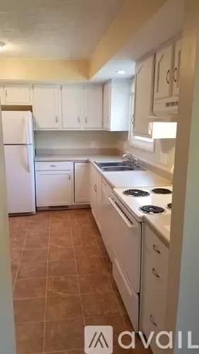 Main picture of 539 E School St