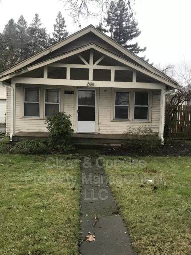 Main picture of 2000 Roosevelt Blvd