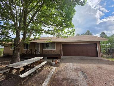 Main picture of 1295 S Julia Ln