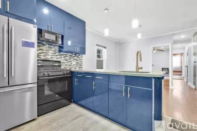 Main picture of 90 17 185 St