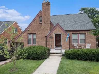 Main picture of 2015 N 52nd St