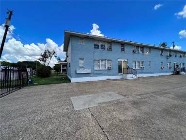 Main picture of 4522 Columbia Ave