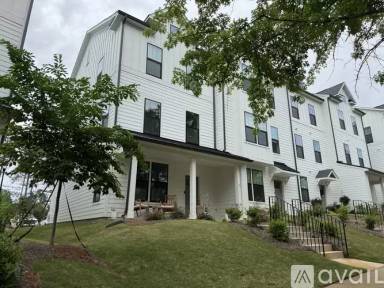 Main picture of 614 District Ct