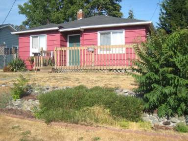 Main picture of 635 S Hawthorne St