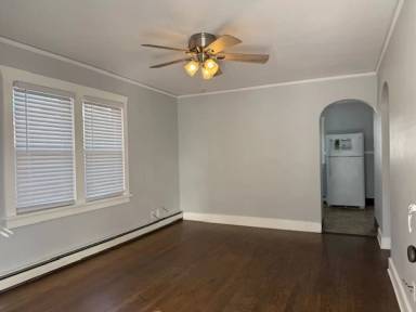 Main picture of 915 Maxwell Ave