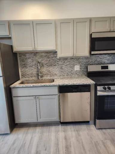 Main picture of 2 Grove St