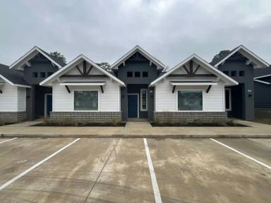 Main picture of 10317 Lake Rd