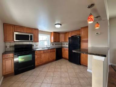 Main picture of 1045 Bristol Pike