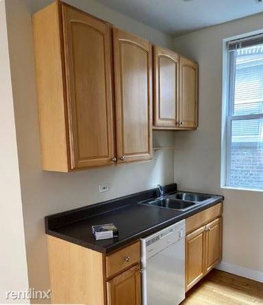 Main picture of 849-59 W Cornelia Ave Apartments