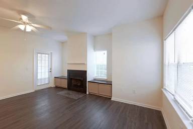 Main picture of 4480 Platinum Dr