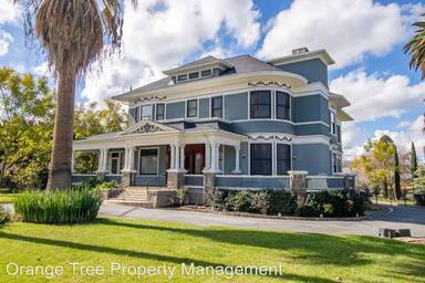 Main picture of 702 S Center St