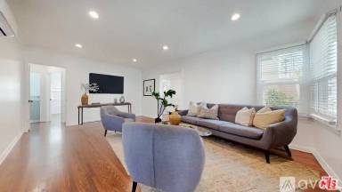 Main picture of 3364 Rowena Ave