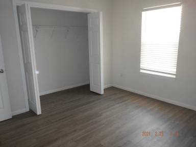 Main picture of 19D Park Circle Southeast