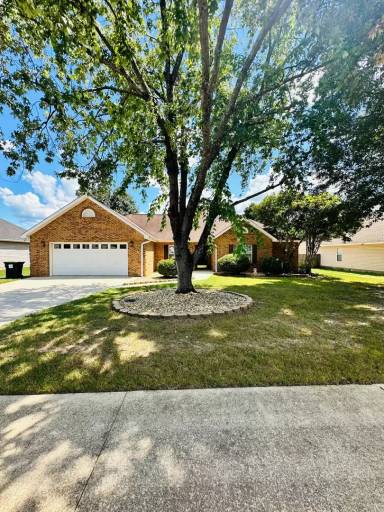 Main picture of 210 Cumberland Woods Ter