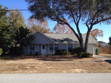 Main picture of 129 Walker Cir E