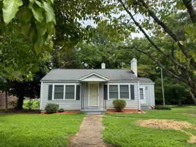 Main picture of 1037 S Brady Ave