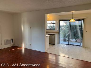 Main picture of 325 Streamwood