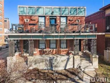 Main picture of 222 W Armour Blvd