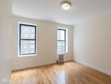 Main picture of 656 W 204th St