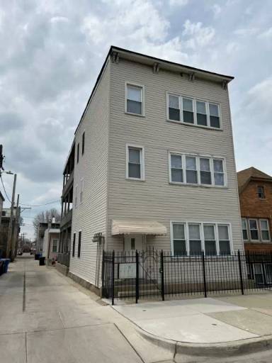 Main picture of 3246 S Normal Ave