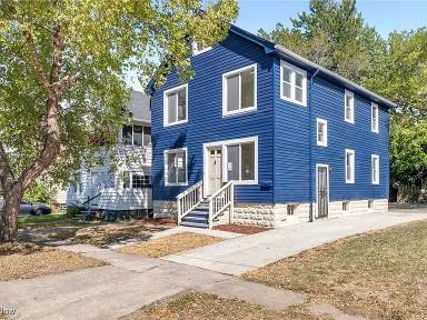 Main picture of 3211 W 121st St