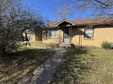 Main picture of 1224 W Quarles St