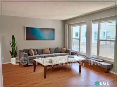 Main picture of 5350 Russell Ave