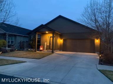 Main picture of 2815 NE Spring Water Pl