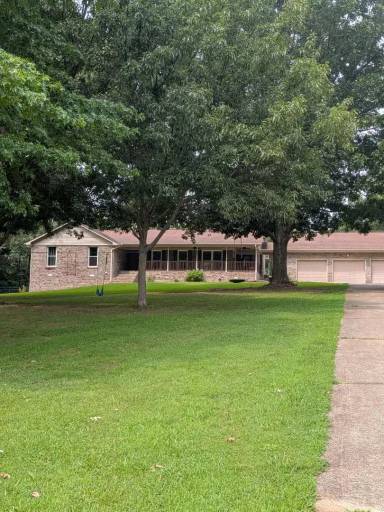 Main picture of 102 Hunington Ridge Rd