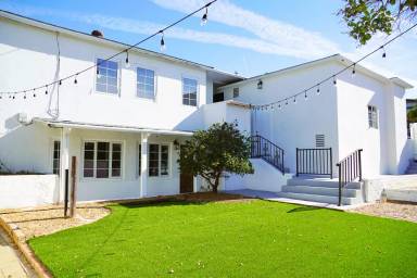 Main picture of 3765 Elliott St