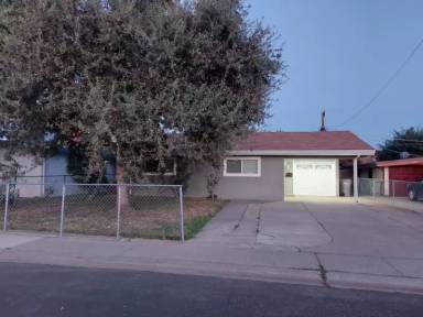 Main picture of 881 Casselman Dr