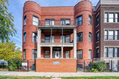 Main picture of 4715 S Michigan Ave
