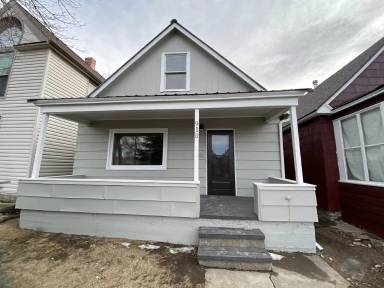 Main picture of 910 2nd Ave S