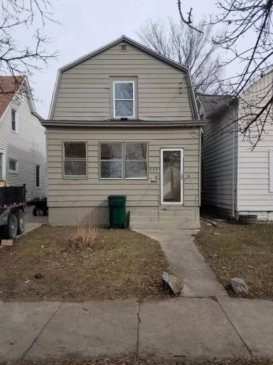 Main picture of 922 W Hillsdale St