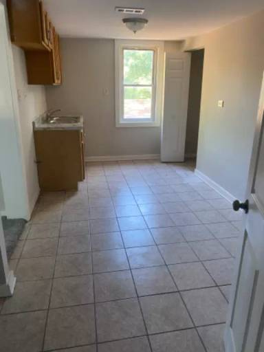 Main picture of 5145 S Lowe Ave