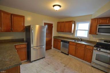Main picture of 75 Sunnyside St